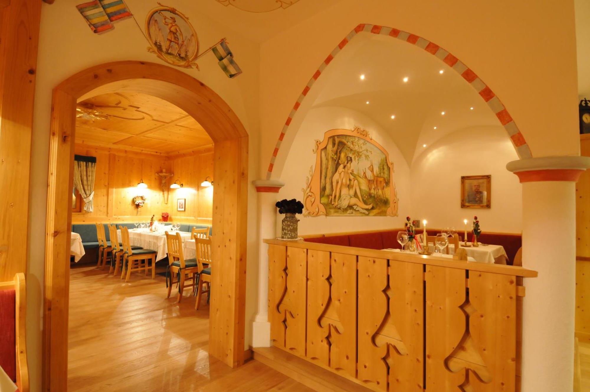 Hotel Valacia Pozza di Fassa Exterior foto