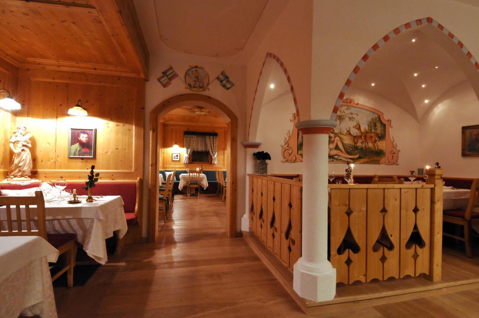 Hotel Valacia Pozza di Fassa Exterior foto